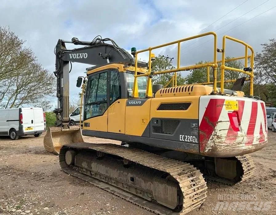 Volvo EC 220 DL Гусеничные экскаваторы