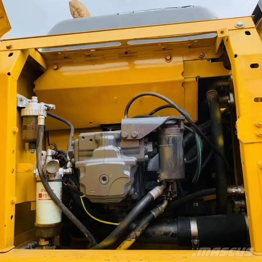 Komatsu PC 200 Гусеничные экскаваторы
