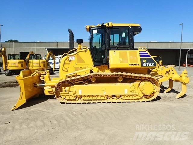 Komatsu D61EX-24 Гусеничные бульдозеры