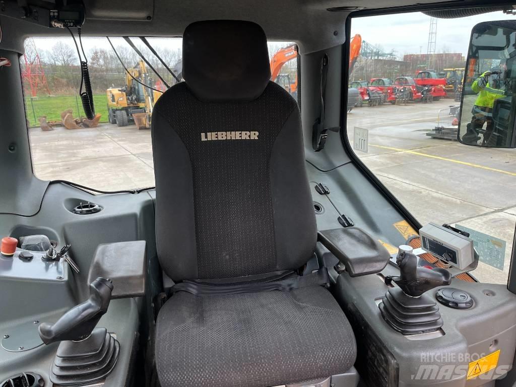 Liebherr PR736LGP Гусеничные бульдозеры