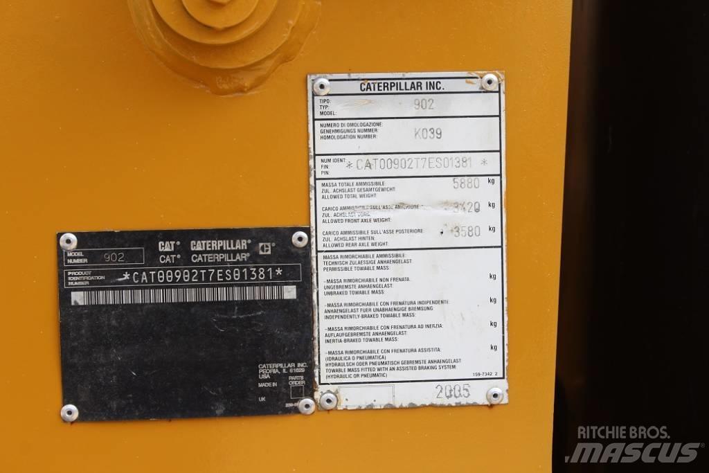 CAT 902 Фронтальные погрузчики