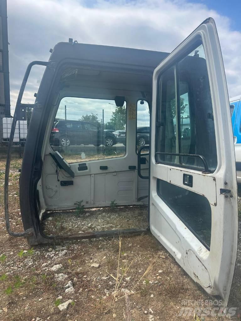 Hyundai 320 LC7A Гусеничные экскаваторы