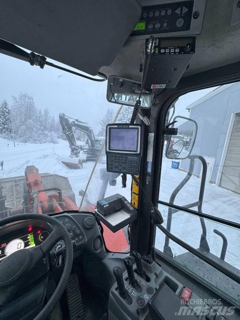 Hitachi ZW 370-6 Фронтальные погрузчики