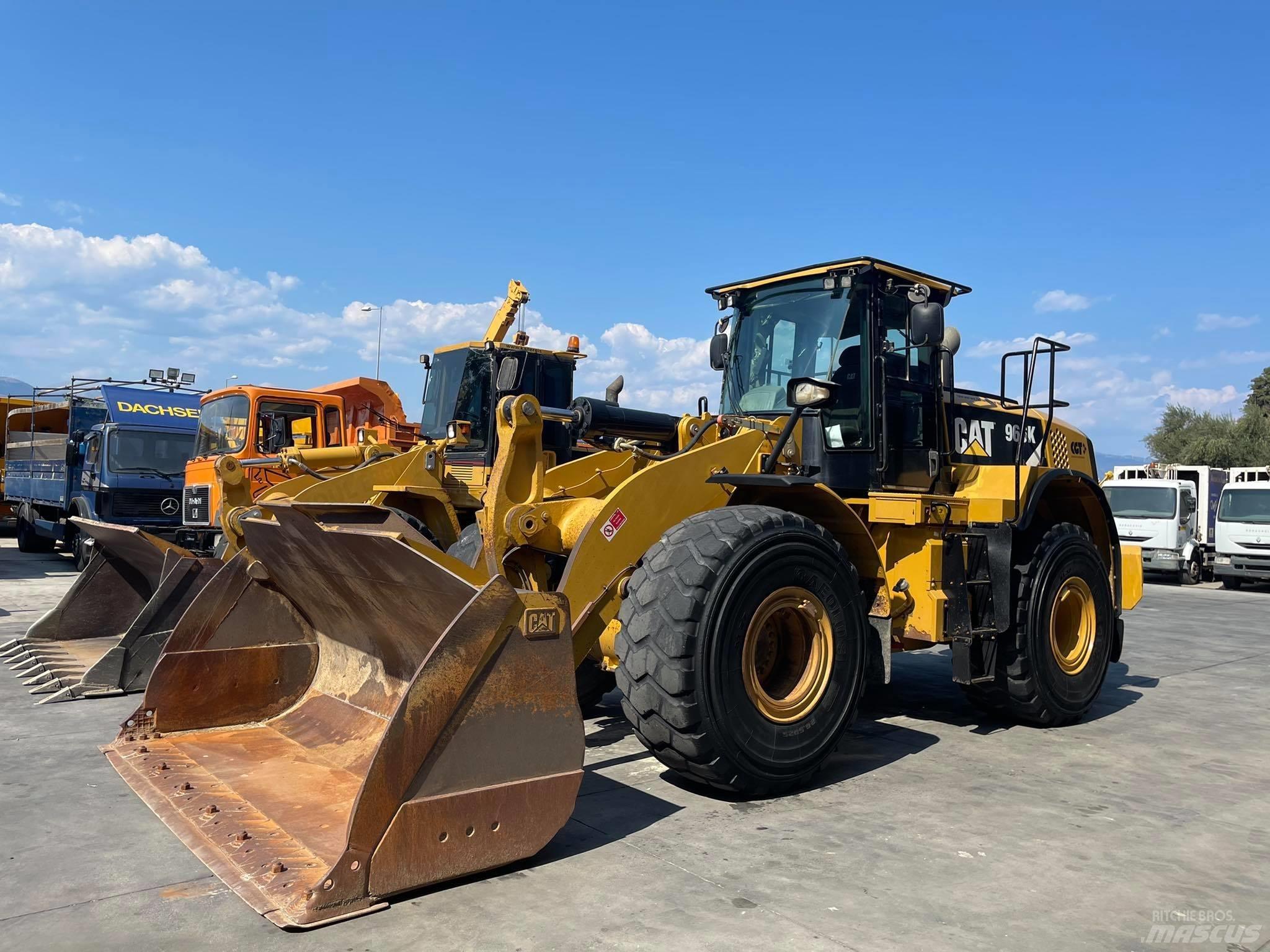 CAT 966K Фронтальные погрузчики