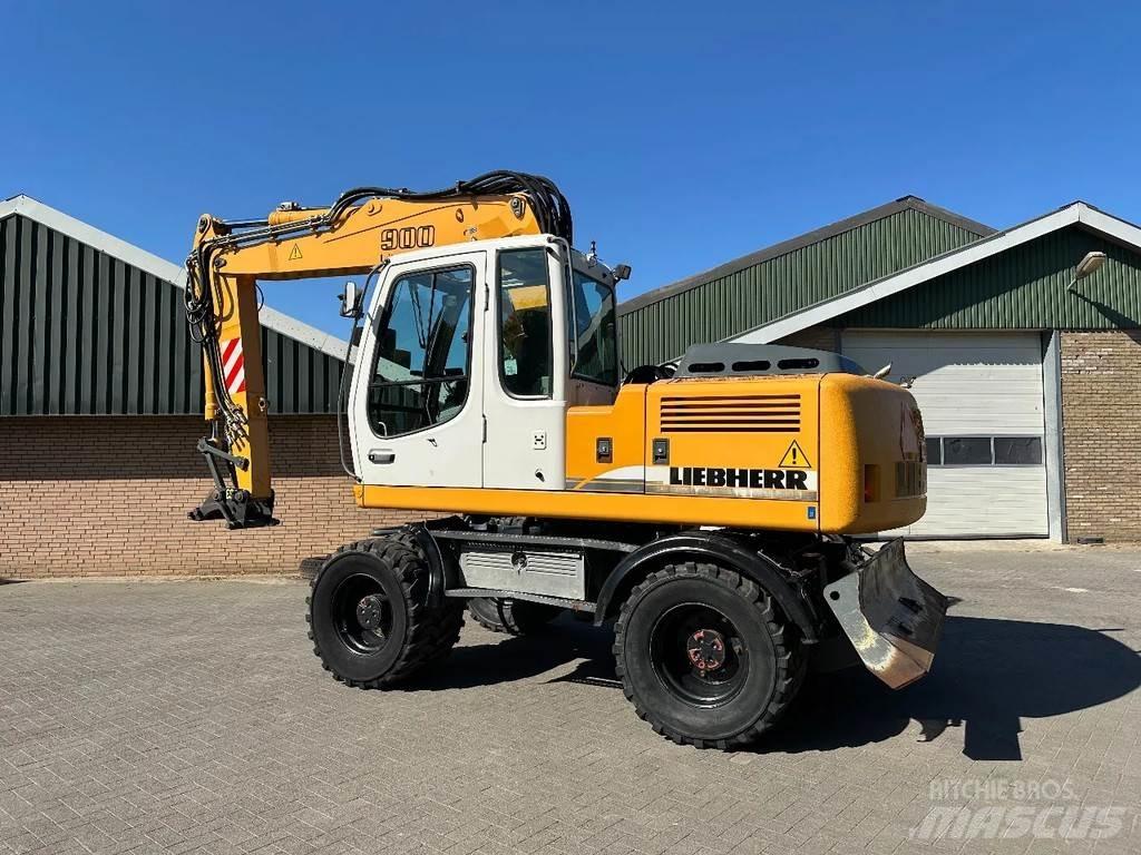 Liebherr A900C Колёсные экскаваторы