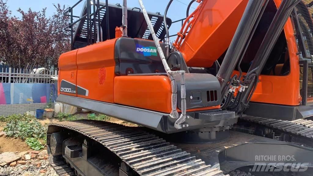 Doosan DX 300 LC Гусеничные экскаваторы