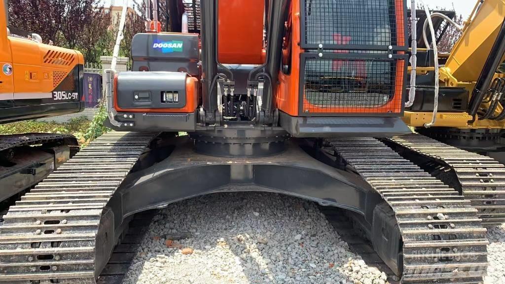 Doosan DX 300 LC Гусеничные экскаваторы