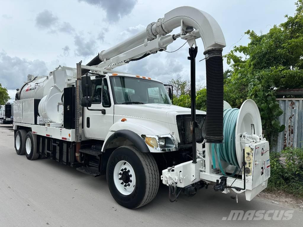 International 7400 Ассенизаторские машины