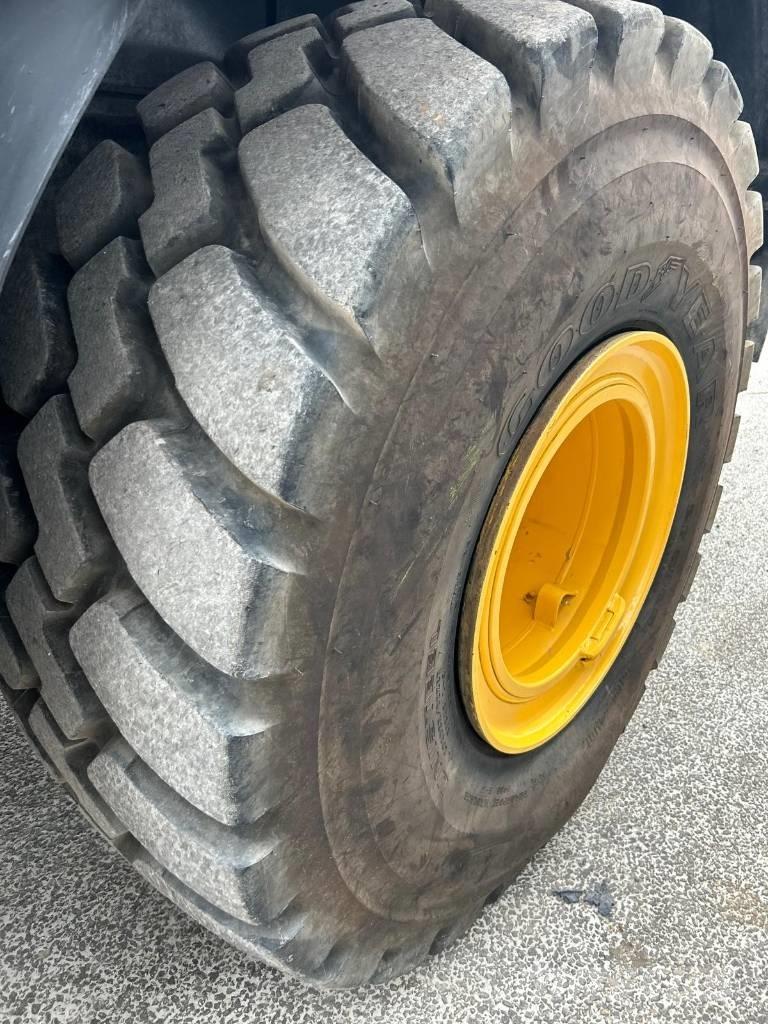 Komatsu WA 475-10E0 Фронтальные погрузчики