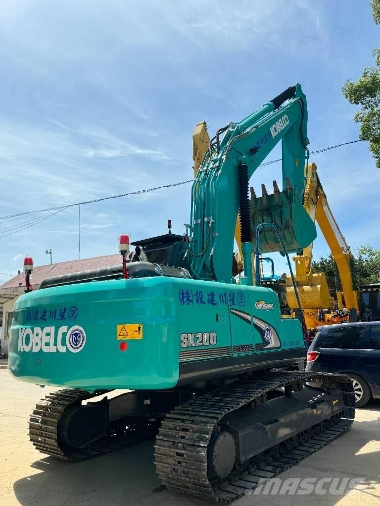 Kobelco SK 200 Гусеничные экскаваторы