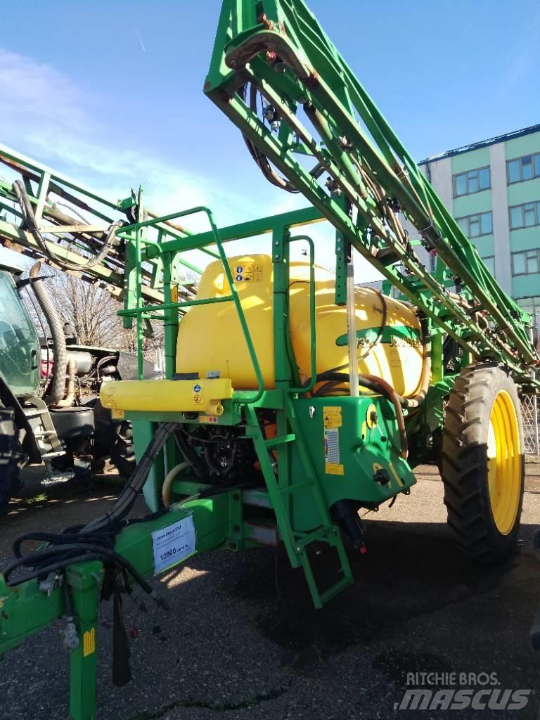 John Deere 732 Прицепные опрыскиватели