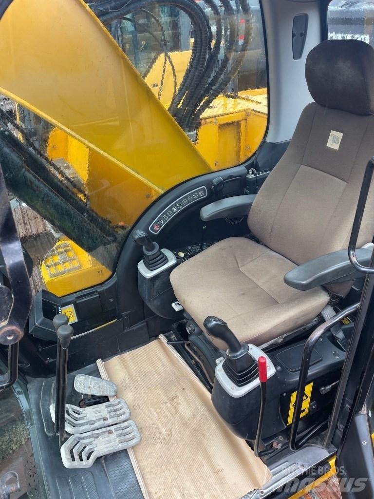 JCB JZ140LC Гусеничные экскаваторы