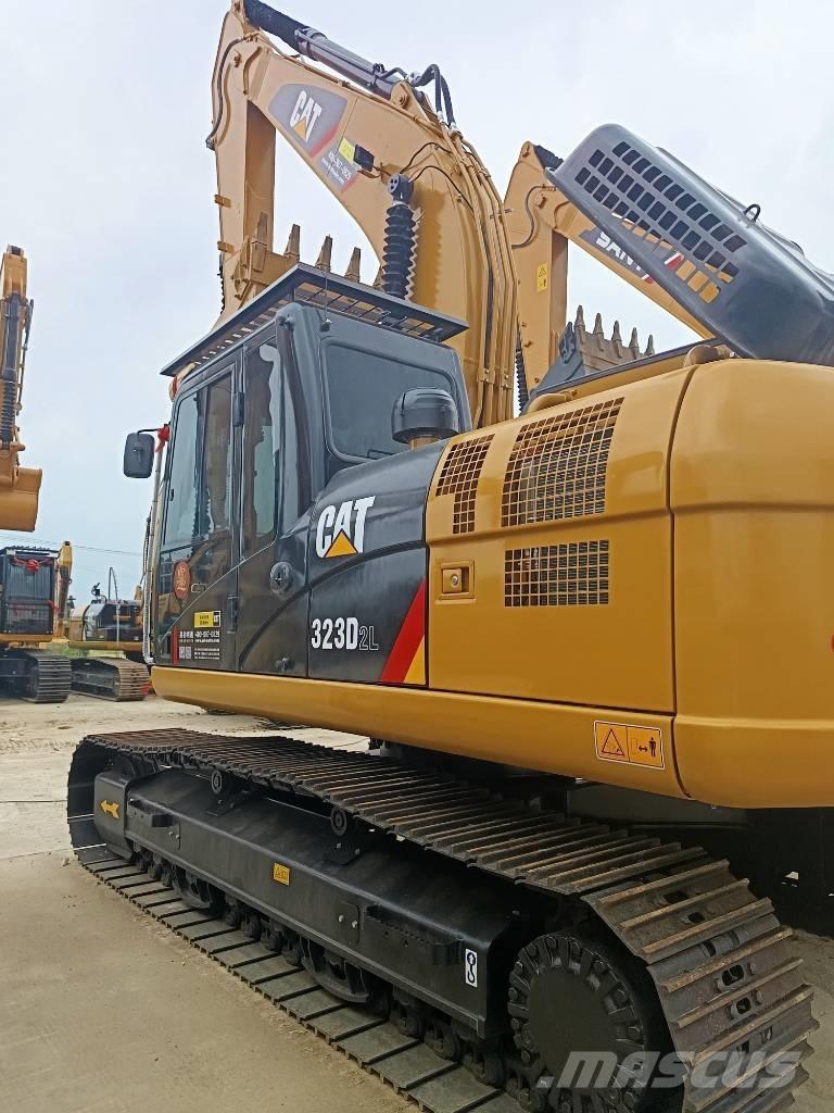 CAT 323 D2L Гусеничные экскаваторы
