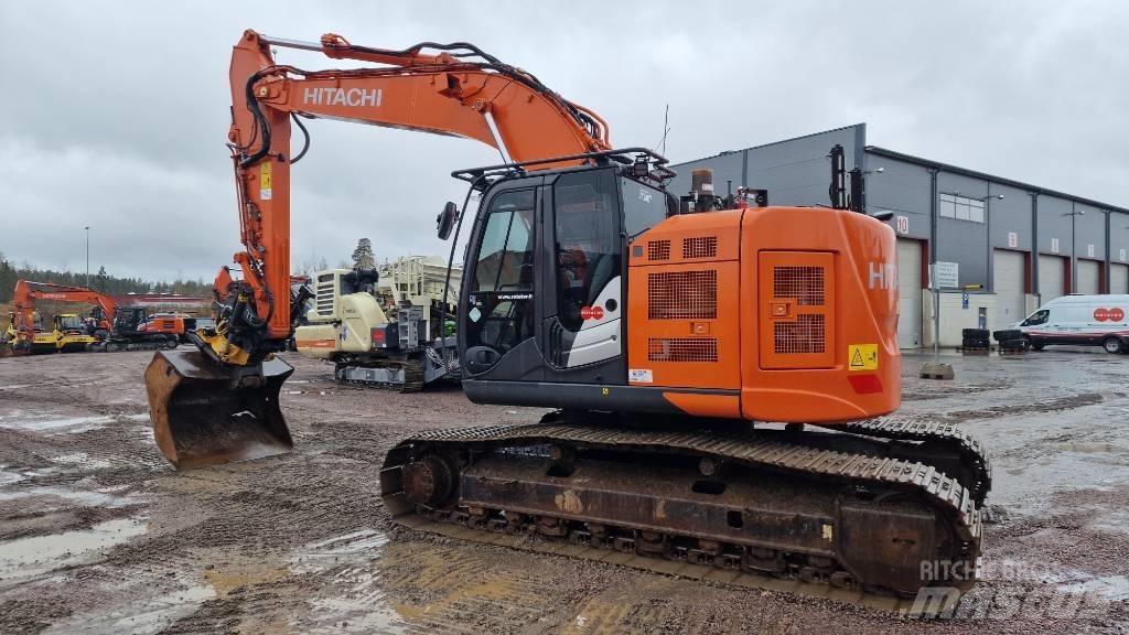 Hitachi ZX225USLC-6 Гусеничные экскаваторы