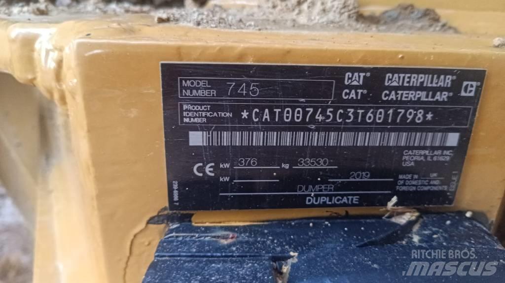 CAT 745 Шарнирно-сочленённые самосвалы
