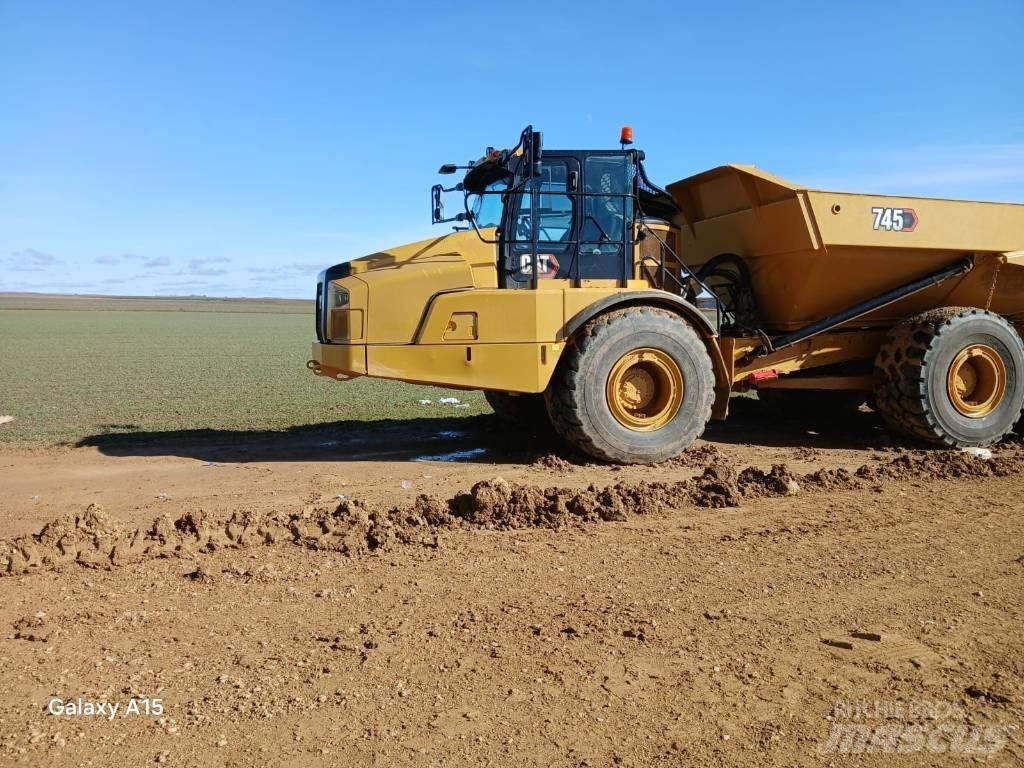 CAT 745 Шарнирно-сочленённые самосвалы