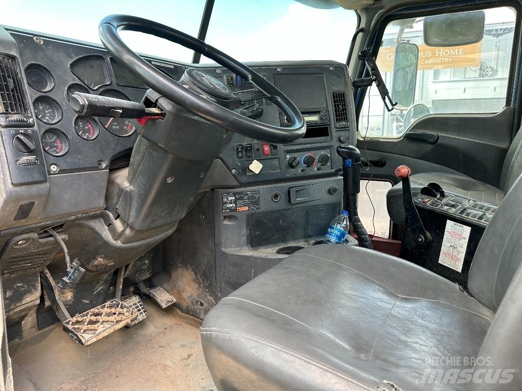 Mack GU 800 Специальные грузовики