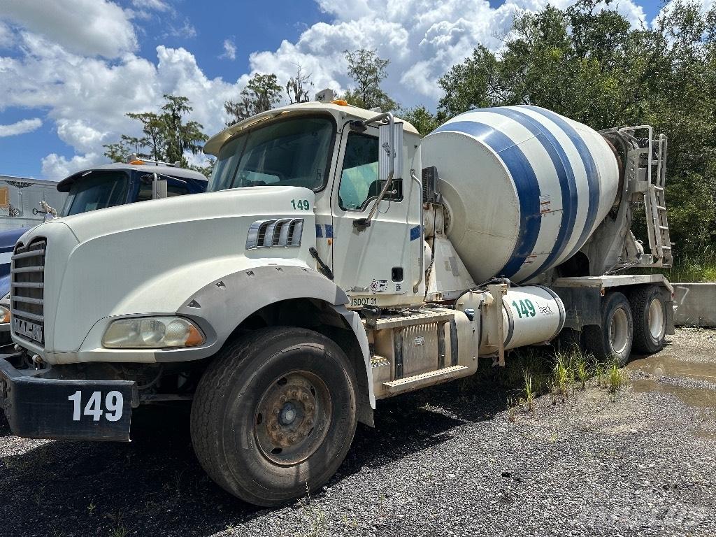 Mack GU 800 Специальные грузовики