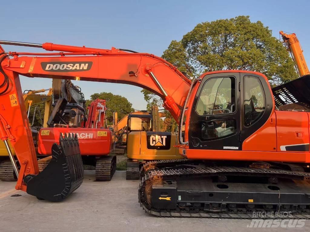 Doosan DX225LC-9C Гусеничные экскаваторы