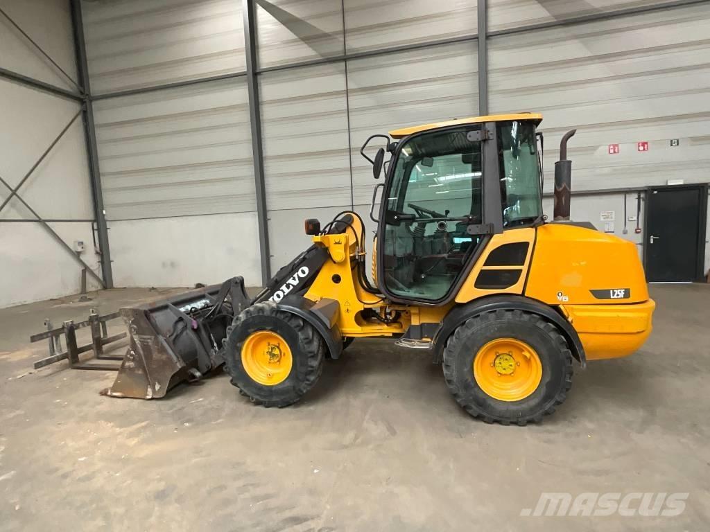 Volvo L 25 F Фронтальные погрузчики