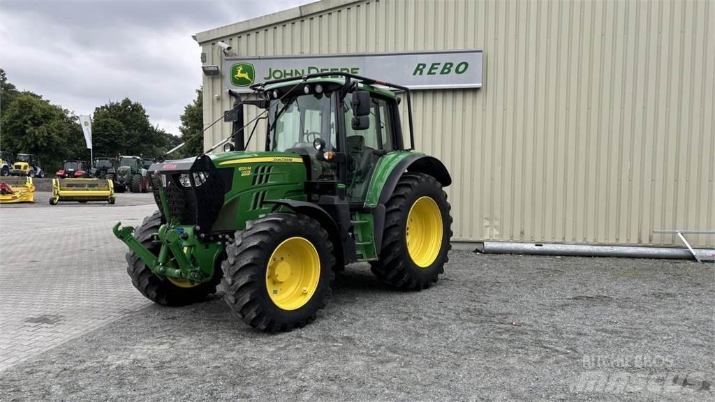John Deere 6120M Коммунальные тракторы