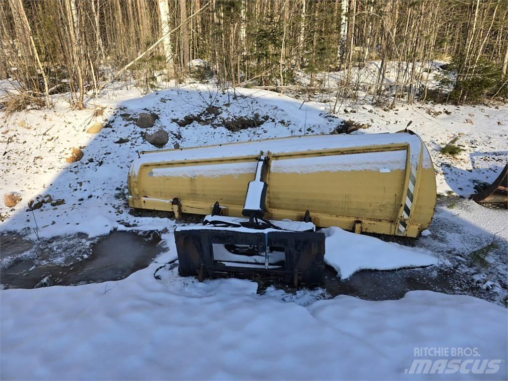 Rote 320 alueaura Снежные отвалы и плуги