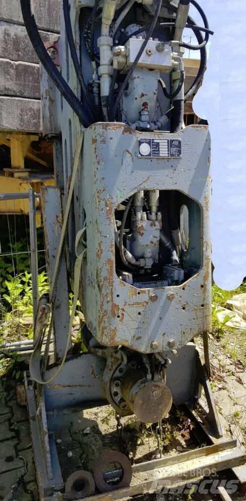 Sennebogen ZM19T Вибропогружатели