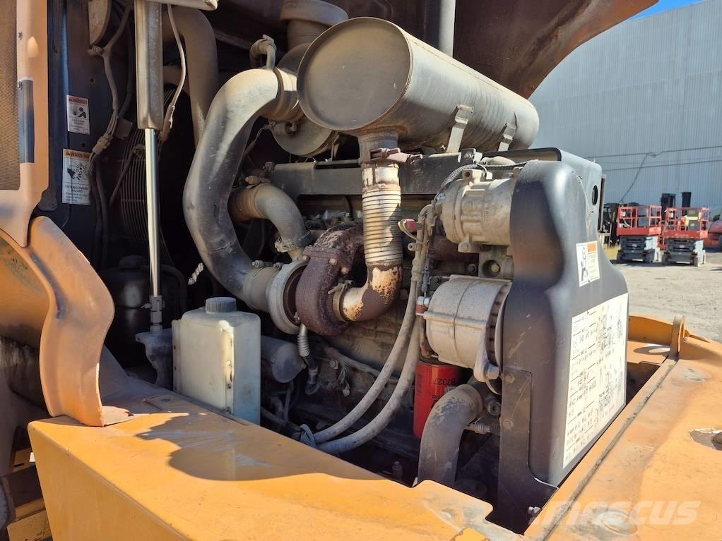 CASE 721 E Фронтальные погрузчики