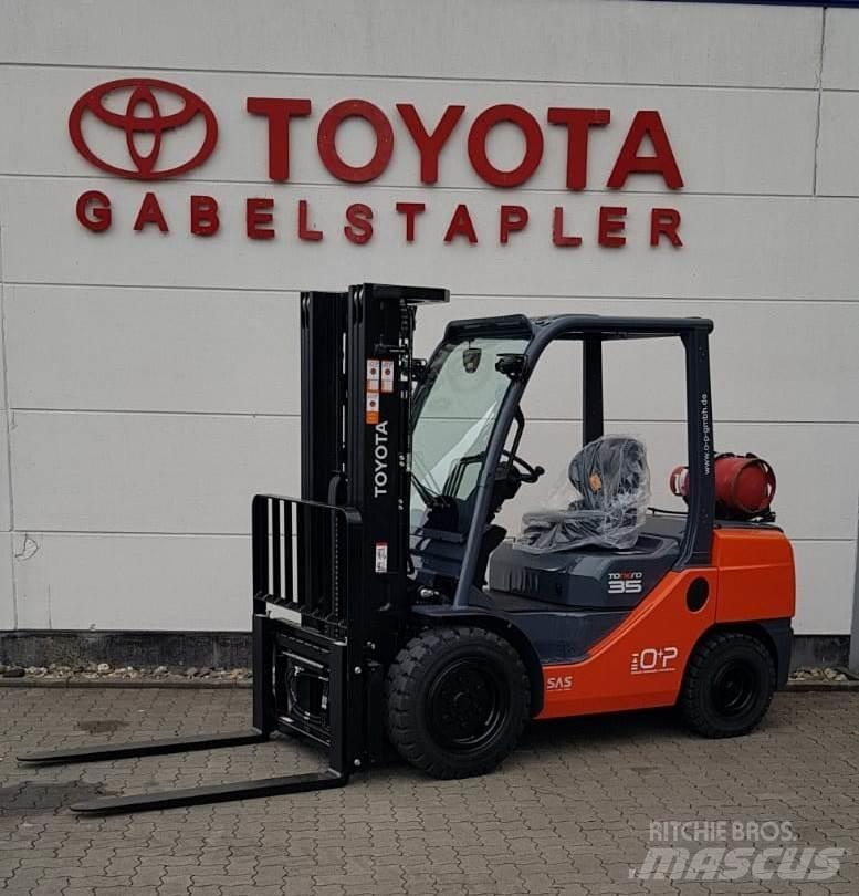 Toyota 02-8FGJF35 Газовые погрузчики
