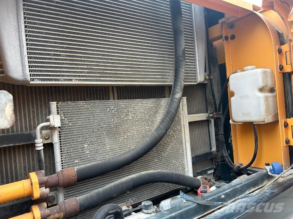 Hyundai R320 LC-9 Гусеничные экскаваторы