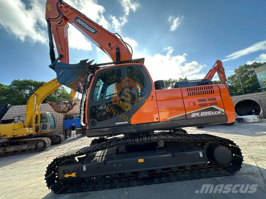 Doosan DX 225 LCA Гусеничные экскаваторы