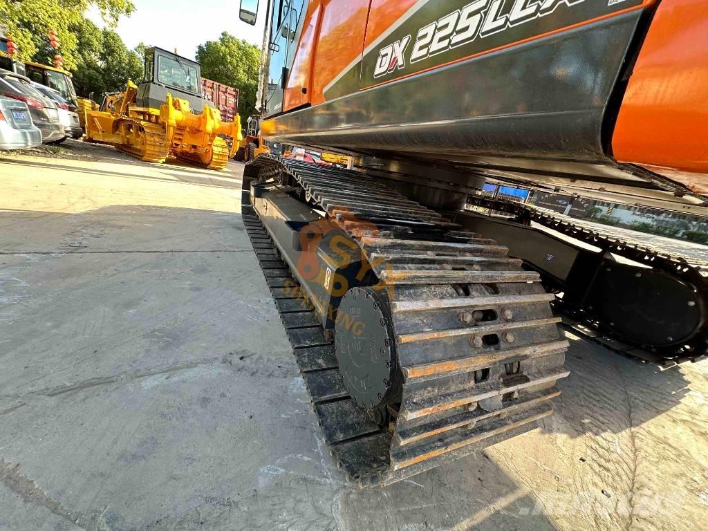 Doosan DX 225 LCA Гусеничные экскаваторы