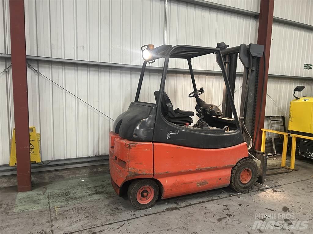 Linde E30-02 Электропогрузчики