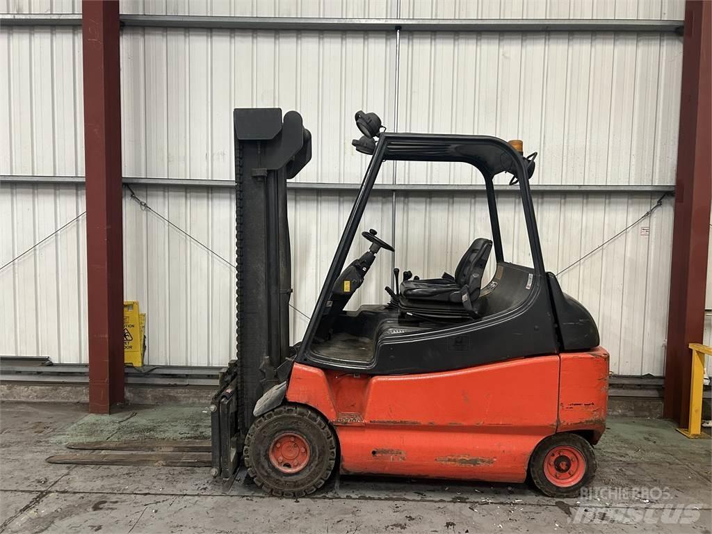 Linde E30-02 Электропогрузчики