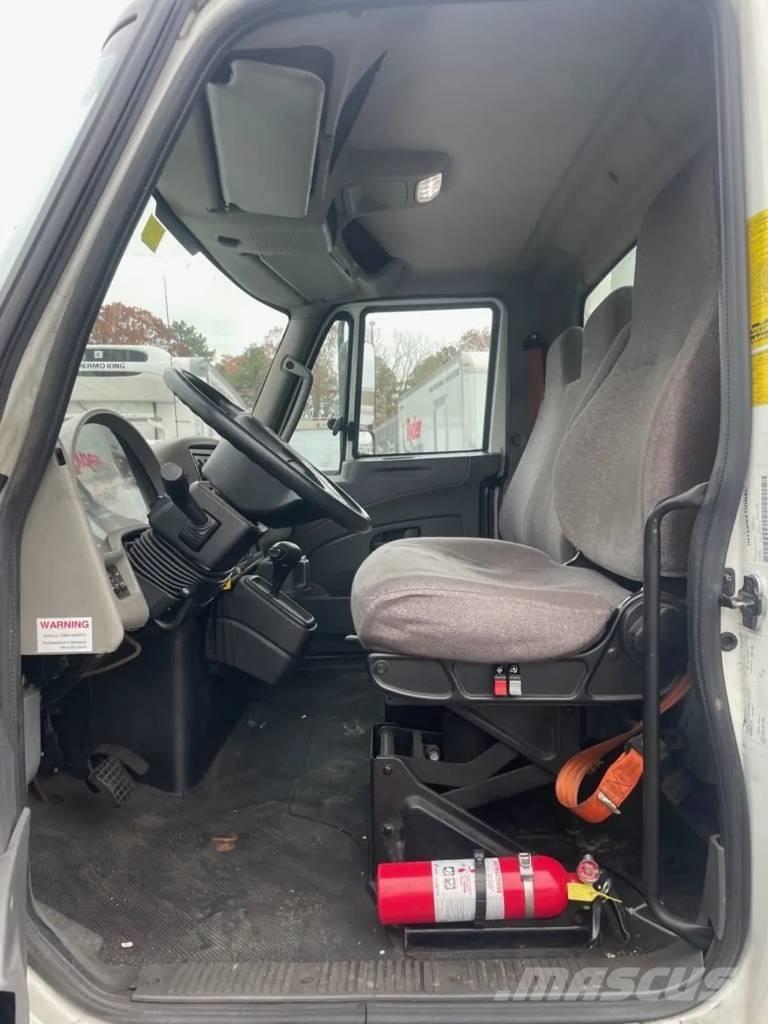 International 4300 Грузовики для доставки напитков