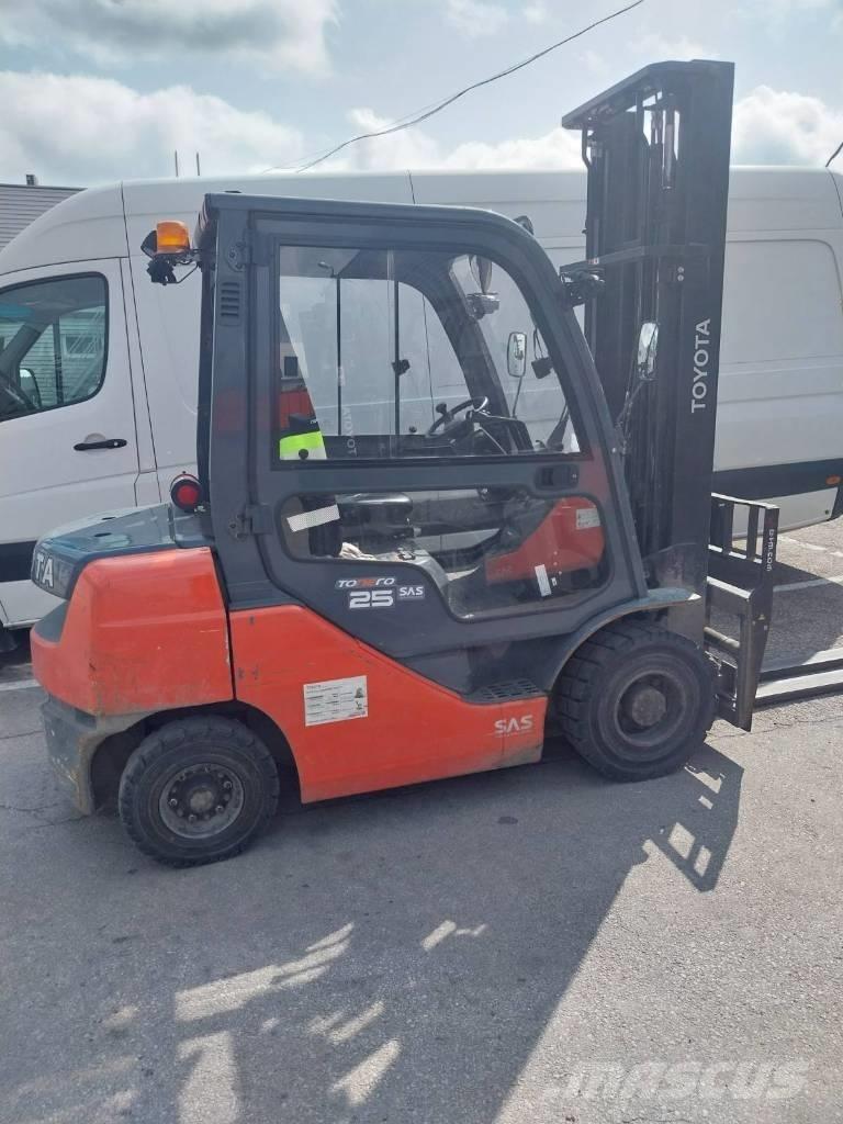 Toyota 02-8FDF25 Дизельные погрузчики