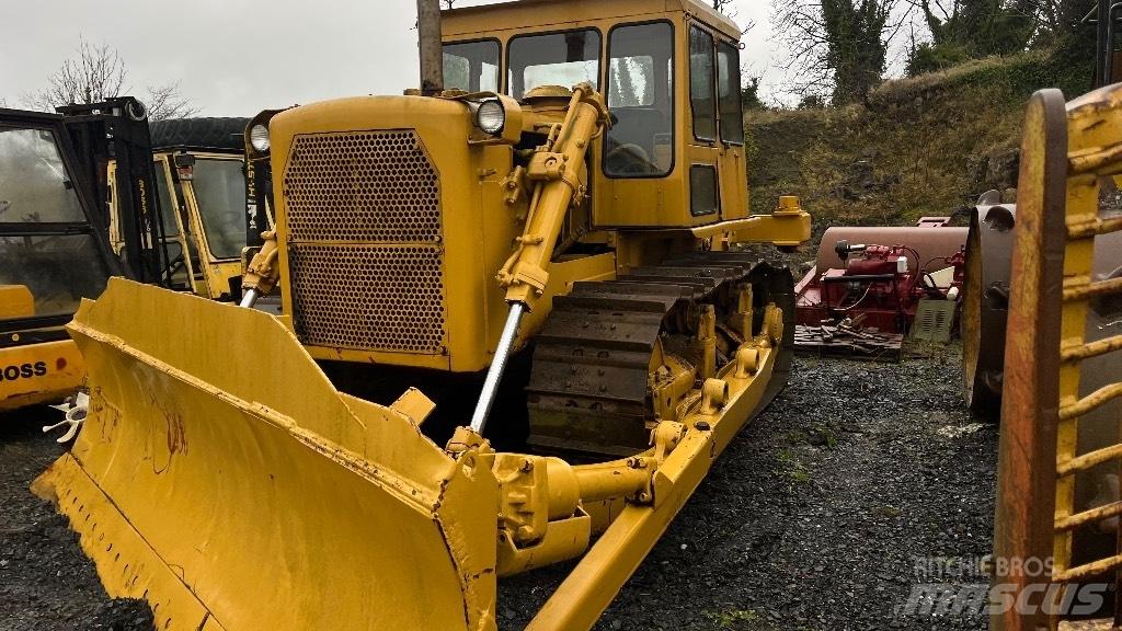 CAT D7 with ripper Гусеничные бульдозеры