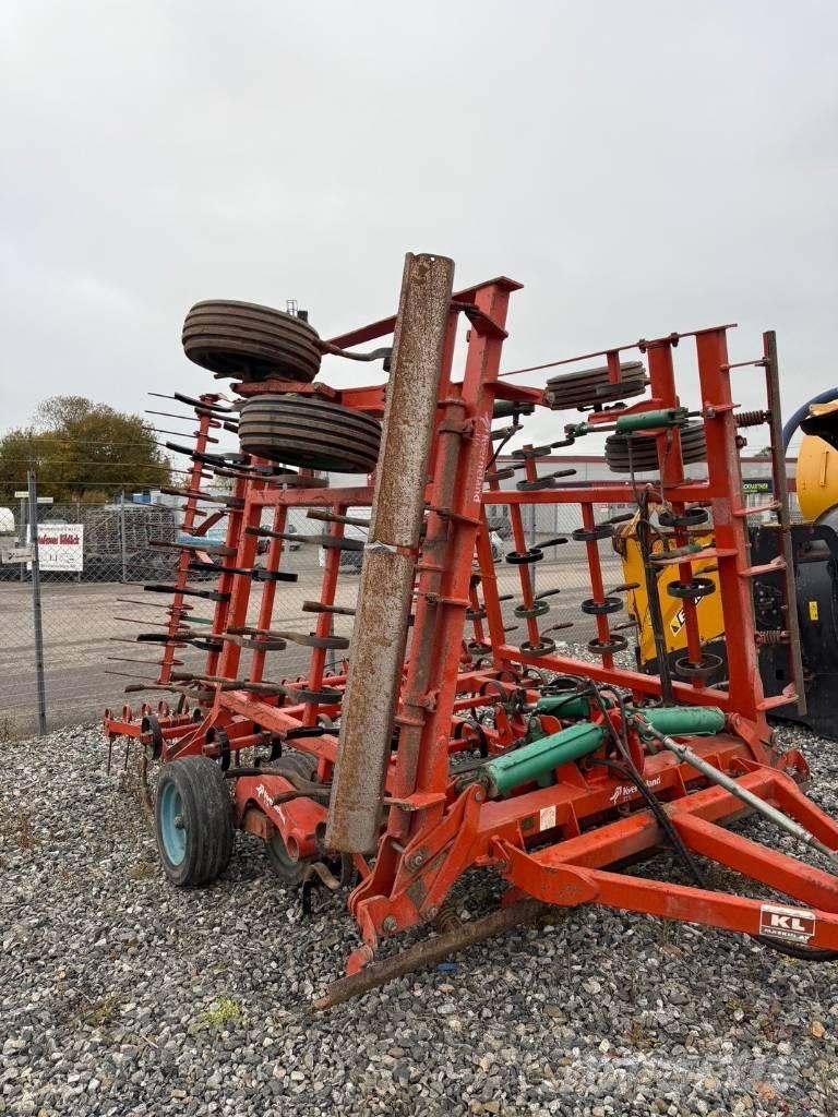Kverneland TTA7 Harv Пружинные бороны