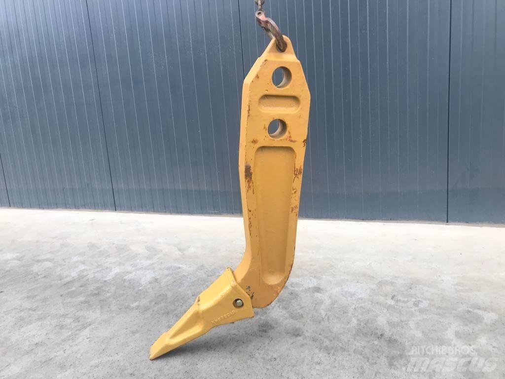 Komatsu D65 Shank Навесные рыхлители