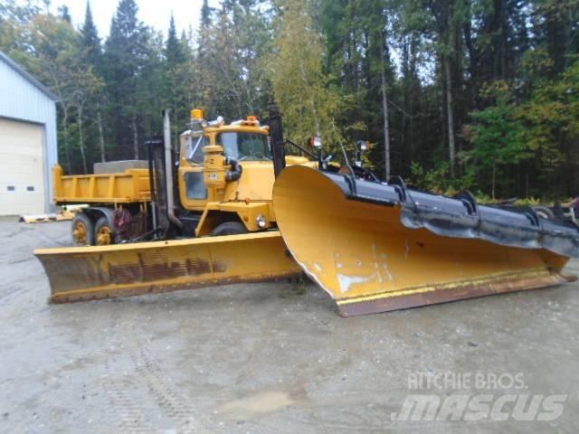 Mack RM 6866 S Снежные отвалы и плуги
