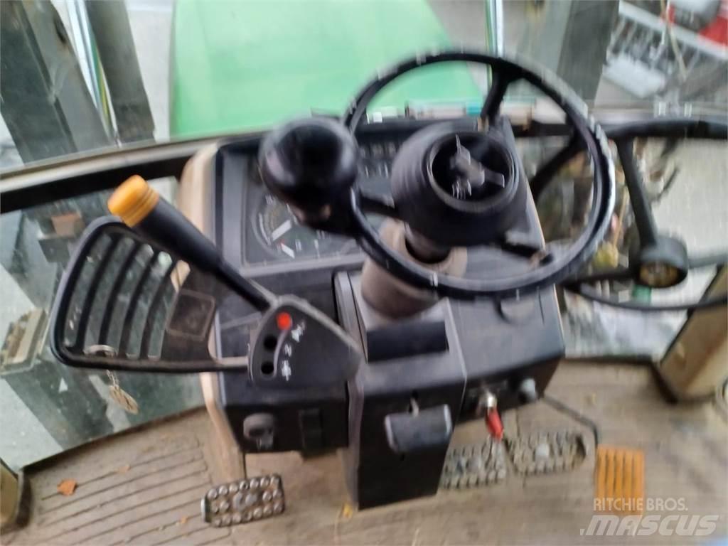 John Deere 6110SE Лесохозяйственные тракторы