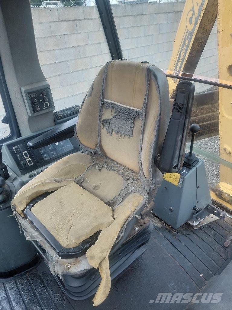 CASE 580 SLE Экскаваторы-погрузчики