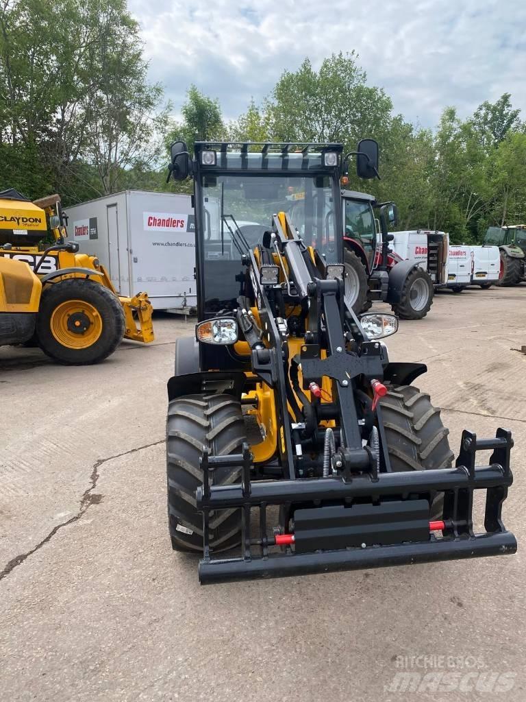 JCB 403 PLUS Сельскохозяйственные телескопические погрузчики