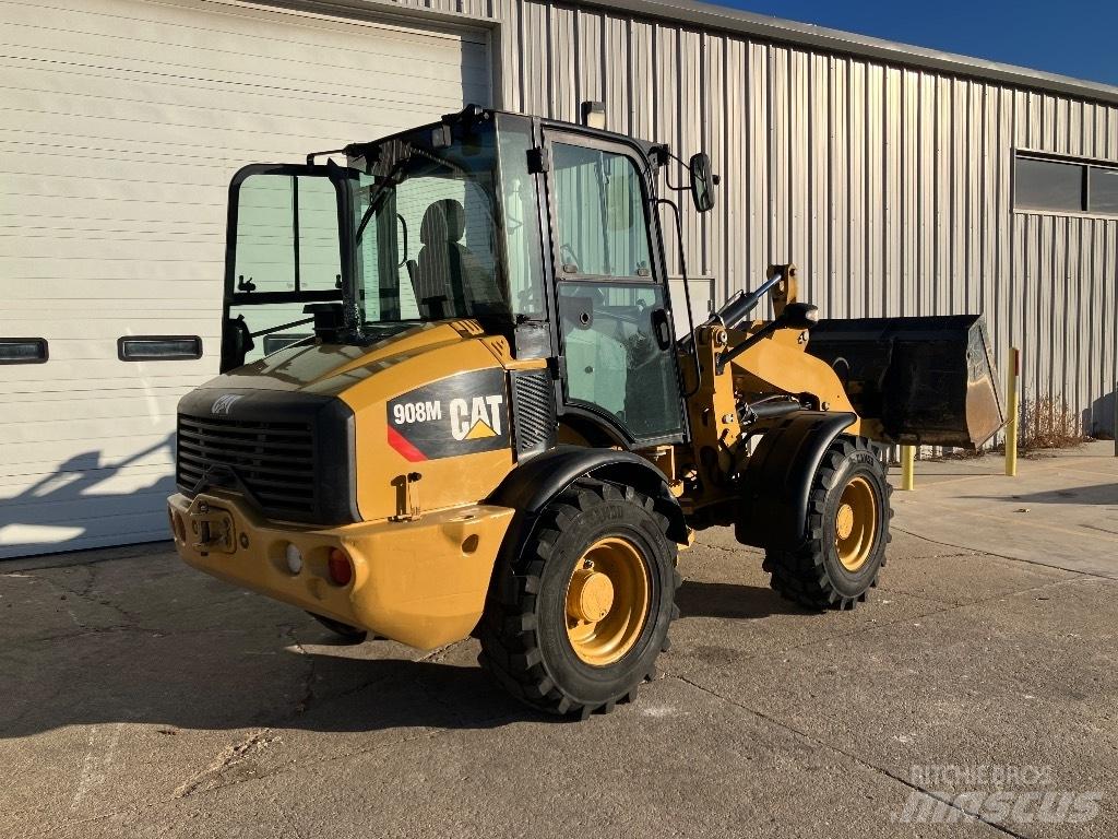 CAT 908m Фронтальные погрузчики