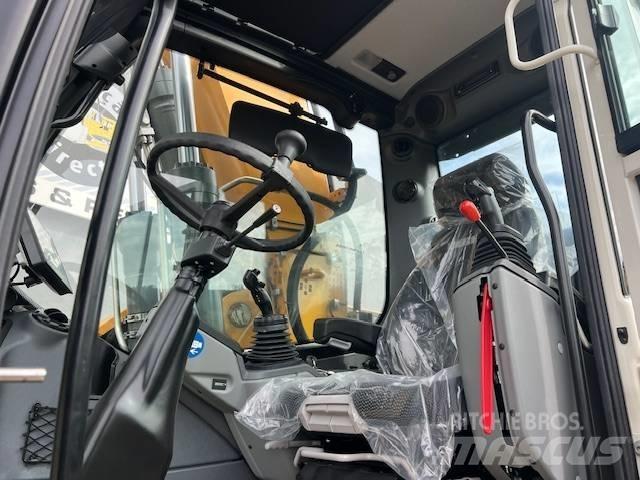 Liebherr 916 Колёсные экскаваторы