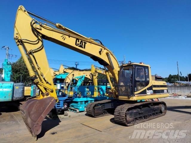 CAT 320 Гусеничные экскаваторы