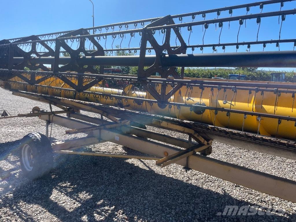 New Holland TX 66 Зерноуборочные комбайны