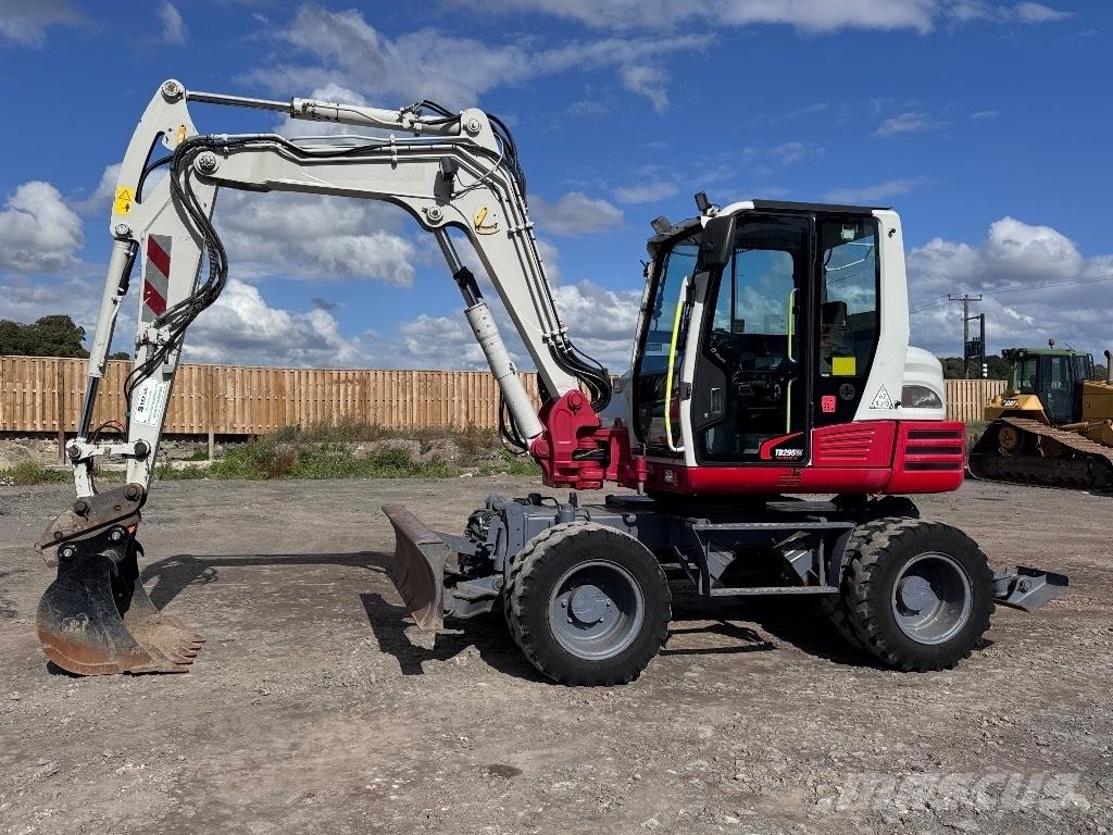 Takeuchi TB 295 W Колёсные экскаваторы