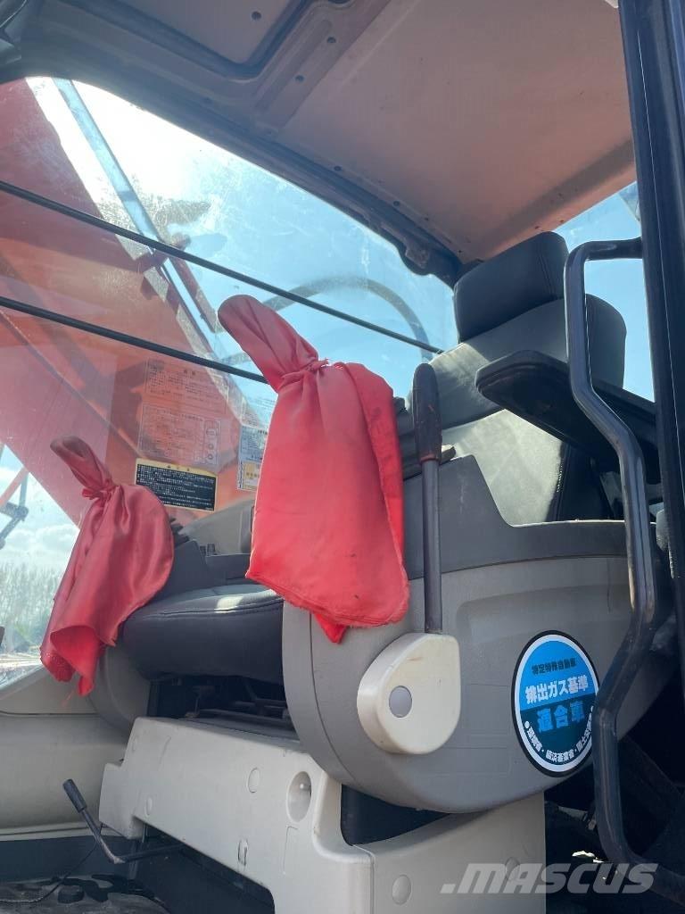 Hitachi ZX 240 Гусеничные экскаваторы