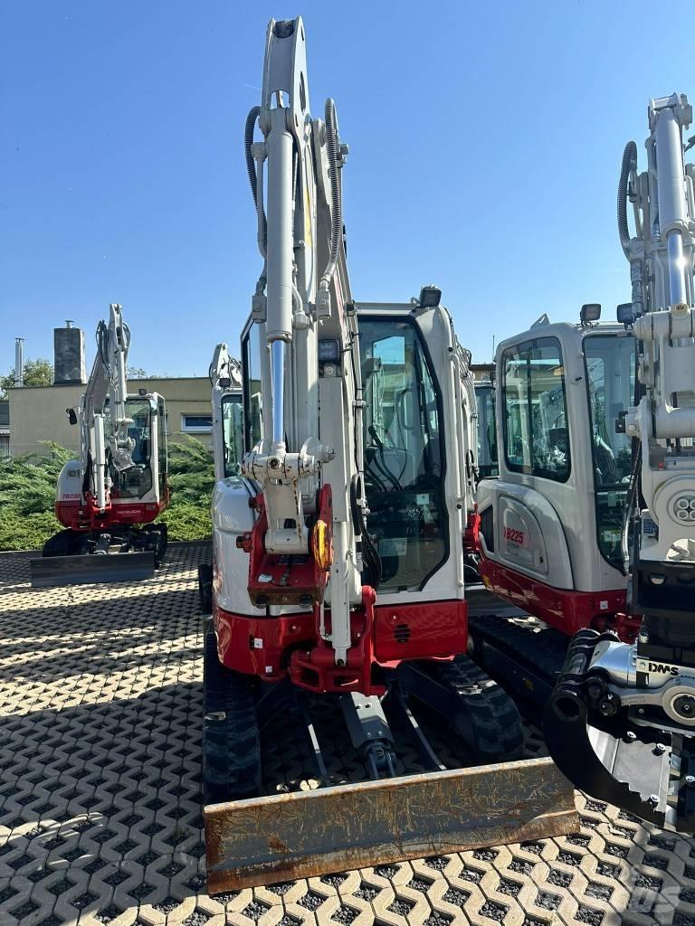 Takeuchi TB325R V1 Мини-экскаваторы